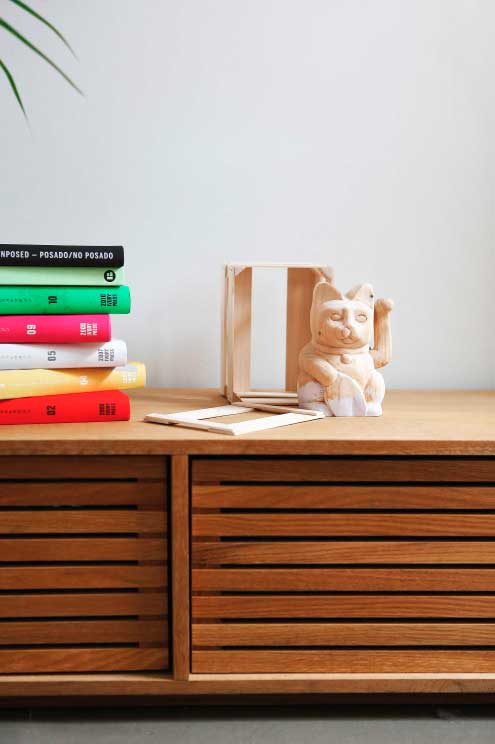 Gato de la Suerte de Madera Old White - Imagen 2